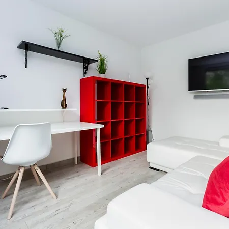 Malczewskiego Chic By Bookinghost *