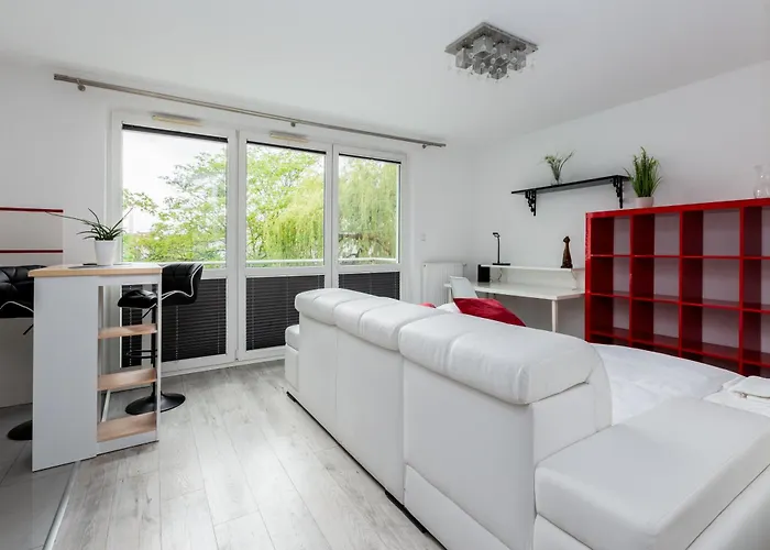 Malczewskiego Chic By Bookinghost *